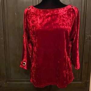 Cable & Gauge red velvet open quarter sleeves blouse. Size Petite Medium